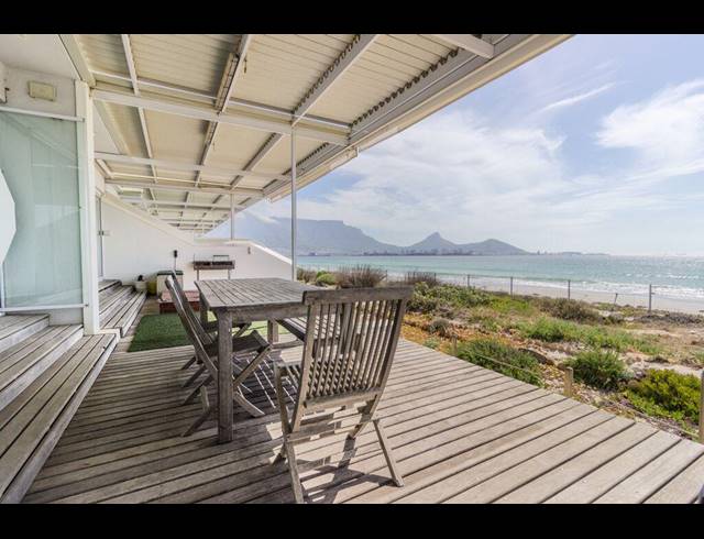 4 BEDROOM TOWNHOUSE TO LET IN LAGOON BEACH